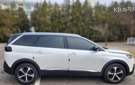 Peugeot 5008 II, 2019 год, 1 590 000 рублей, 4 фотография