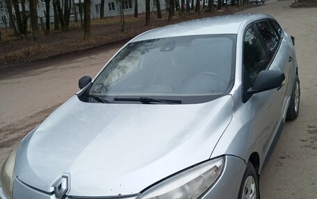 Renault Megane III, 2010 год, 350 000 рублей, 2 фотография