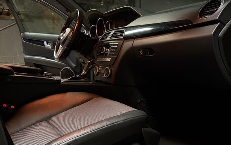 Mercedes-Benz C-Класс, 2012 год, 1 800 000 рублей, 13 фотография