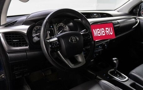 Toyota Hilux VIII, 2021 год, 5 250 000 рублей, 10 фотография