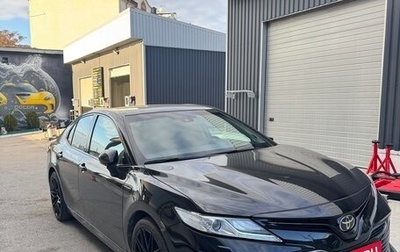 Toyota Camry, 2018 год, 2 600 000 рублей, 1 фотография