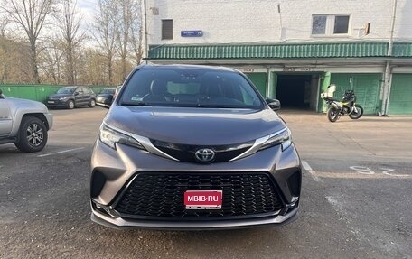 Toyota Sienna, 2020 год, 4 500 000 рублей, 1 фотография