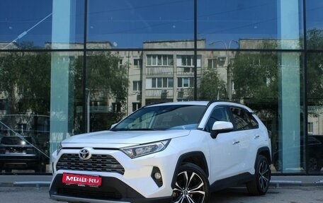 Toyota RAV4, 2019 год, 2 990 000 рублей, 1 фотография