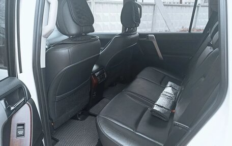 Toyota Land Cruiser Prado 150 рестайлинг 2, 2015 год, 3 800 000 рублей, 14 фотография