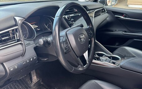 Toyota Camry, 2018 год, 2 600 000 рублей, 4 фотография