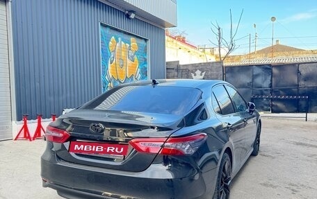 Toyota Camry, 2018 год, 2 600 000 рублей, 2 фотография