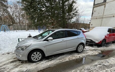 Hyundai Solaris II рестайлинг, 2015 год, 800 000 рублей, 13 фотография
