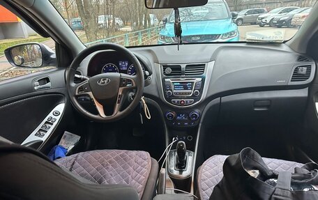 Hyundai Solaris II рестайлинг, 2015 год, 800 000 рублей, 17 фотография