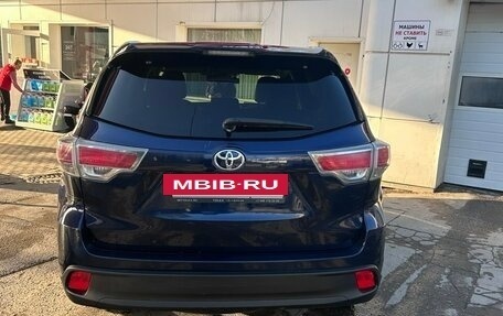 Toyota Highlander III, 2015 год, 3 200 000 рублей, 6 фотография