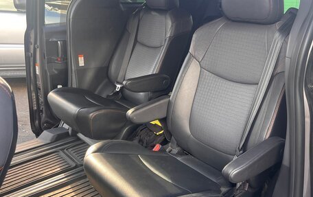 Toyota Sienna, 2020 год, 4 500 000 рублей, 8 фотография