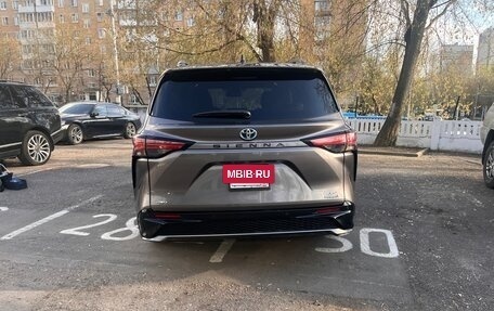 Toyota Sienna, 2020 год, 4 500 000 рублей, 3 фотография