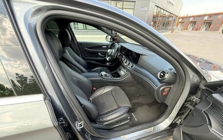 Mercedes-Benz E-Класс, 2019 год, 3 650 000 рублей, 9 фотография