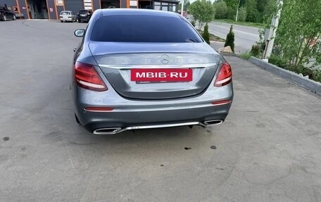Mercedes-Benz E-Класс, 2019 год, 3 650 000 рублей, 4 фотография