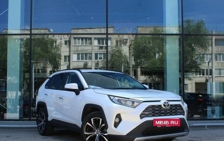 Toyota RAV4, 2019 год, 2 990 000 рублей, 3 фотография