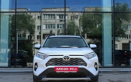Toyota RAV4, 2019 год, 2 990 000 рублей, 2 фотография