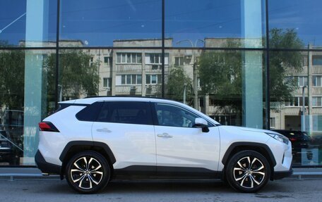 Toyota RAV4, 2019 год, 2 990 000 рублей, 4 фотография