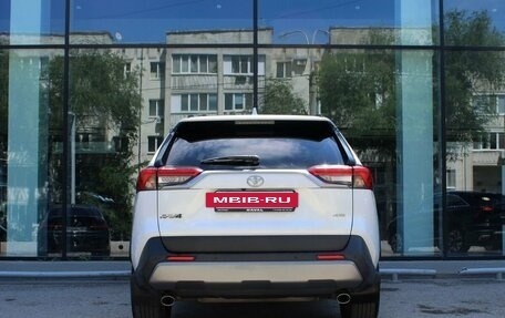 Toyota RAV4, 2019 год, 2 990 000 рублей, 6 фотография