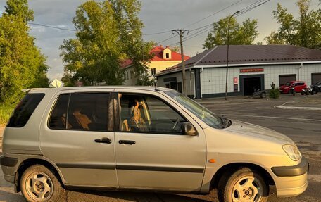 Toyota Raum I, 2001 год, 299 000 рублей, 4 фотография