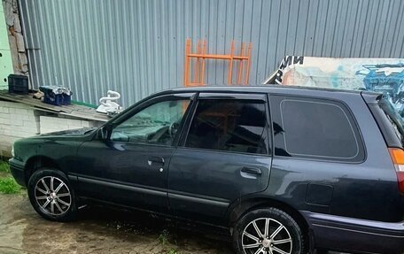 Nissan Wingroad I, 1998 год, 130 000 рублей, 2 фотография