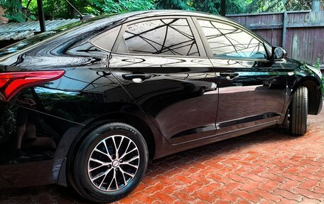 Hyundai Solaris II рестайлинг, 2018 год, 905 000 рублей, 4 фотография