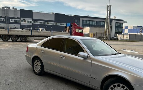 Mercedes-Benz E-Класс, 2005 год, 500 000 рублей, 3 фотография