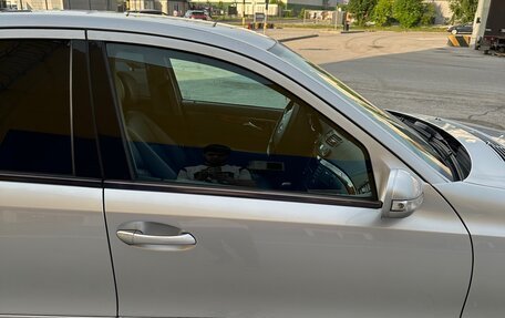 Mercedes-Benz E-Класс, 2005 год, 500 000 рублей, 13 фотография