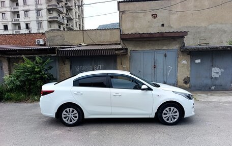 KIA Rio IV, 2017 год, 1 270 000 рублей, 2 фотография
