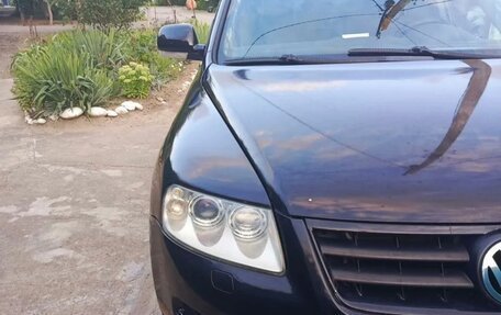 Volkswagen Touareg III, 2004 год, 600 000 рублей, 1 фотография