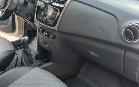 Renault Logan II, 2019 год, 980 000 рублей, 9 фотография