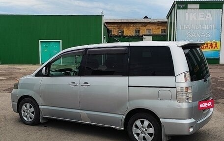 Toyota Voxy II, 2002 год, 788 000 рублей, 7 фотография