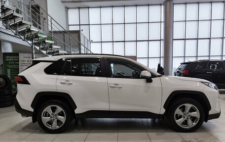 Toyota RAV4, 2019 год, 2 995 000 рублей, 5 фотография