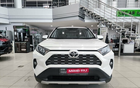 Toyota RAV4, 2019 год, 2 995 000 рублей, 2 фотография