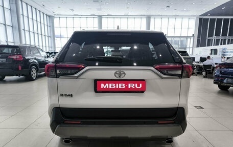 Toyota RAV4, 2019 год, 2 995 000 рублей, 7 фотография