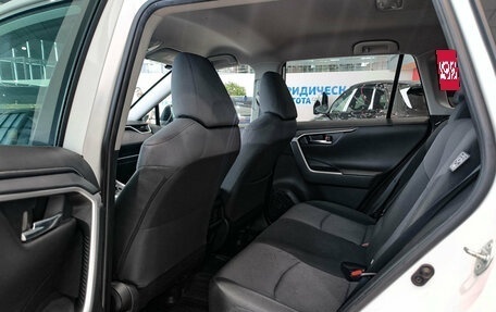 Toyota RAV4, 2019 год, 2 995 000 рублей, 15 фотография