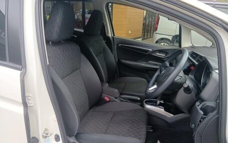 Honda Fit III, 2015 год, 650 000 рублей, 10 фотография