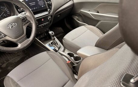 Hyundai Solaris II рестайлинг, 2022 год, 1 629 000 рублей, 21 фотография