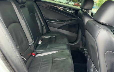 Hyundai Sonata VI, 2012 год, 1 300 000 рублей, 12 фотография