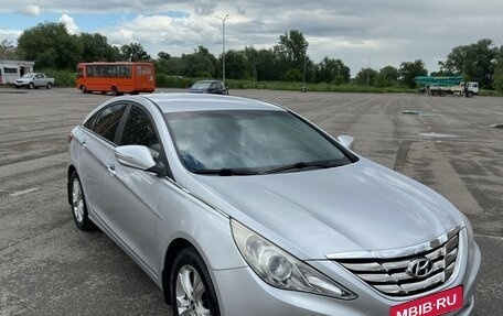 Hyundai Sonata VI, 2012 год, 1 300 000 рублей, 2 фотография