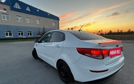 KIA Rio III рестайлинг, 2015 год, 750 000 рублей, 10 фотография
