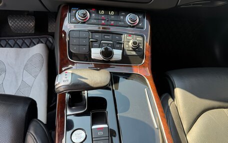 Audi A8, 2012 год, 1 920 000 рублей, 26 фотография