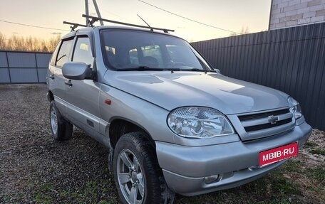 Chevrolet Niva I рестайлинг, 2004 год, 350 000 рублей, 1 фотография