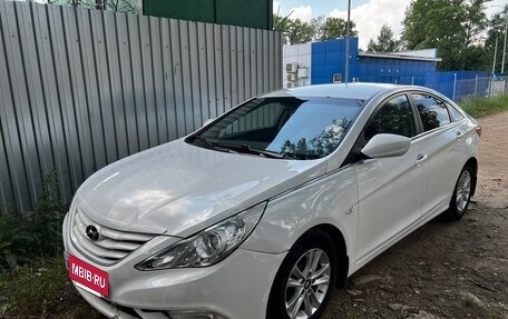 Hyundai Sonata VI, 2010 год, 900 000 рублей, 2 фотография