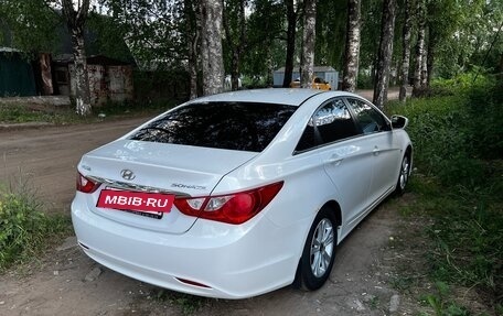 Hyundai Sonata VI, 2010 год, 900 000 рублей, 4 фотография