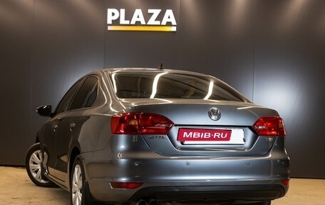 Volkswagen Jetta VI, 2011 год, 809 000 рублей, 3 фотография