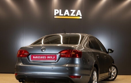 Volkswagen Jetta VI, 2011 год, 809 000 рублей, 4 фотография