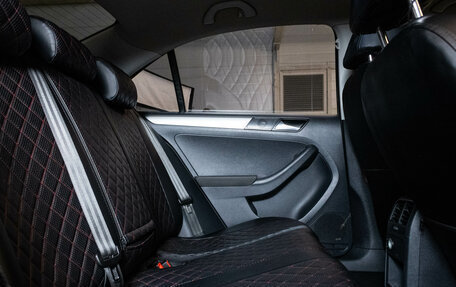 Volkswagen Jetta VI, 2011 год, 809 000 рублей, 11 фотография