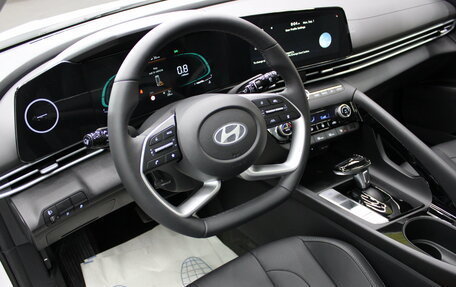 Hyundai Elantra, 2025 год, 2 399 000 рублей, 12 фотография