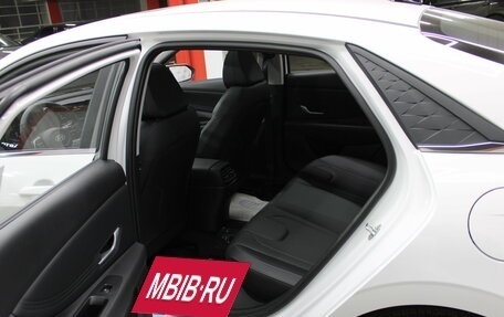 Hyundai Elantra, 2025 год, 2 399 000 рублей, 19 фотография