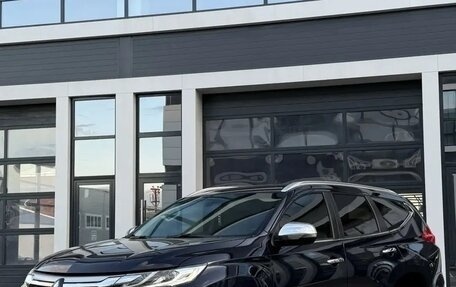 Mitsubishi Pajero Sport III рестайлинг, 2017 год, 2 999 000 рублей, 2 фотография