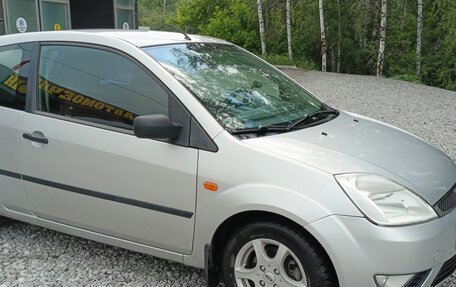 Ford Fiesta, 2005 год, 330 000 рублей, 1 фотография